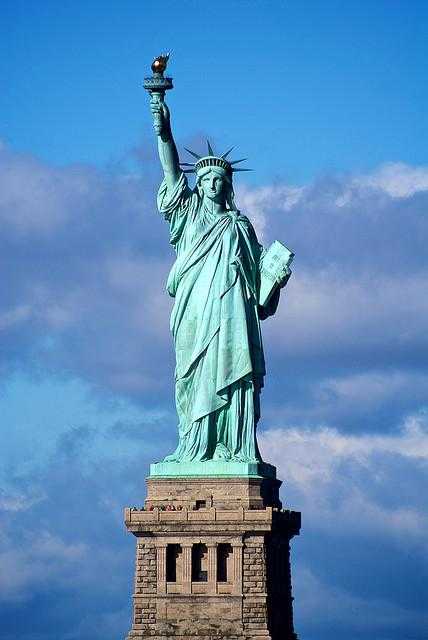 Donald the Trumpbird tweets Statue of Liberty